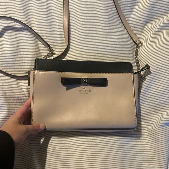 Kate spade New York cross body/should bag pink and black with bow. - Picture 2 of 6
